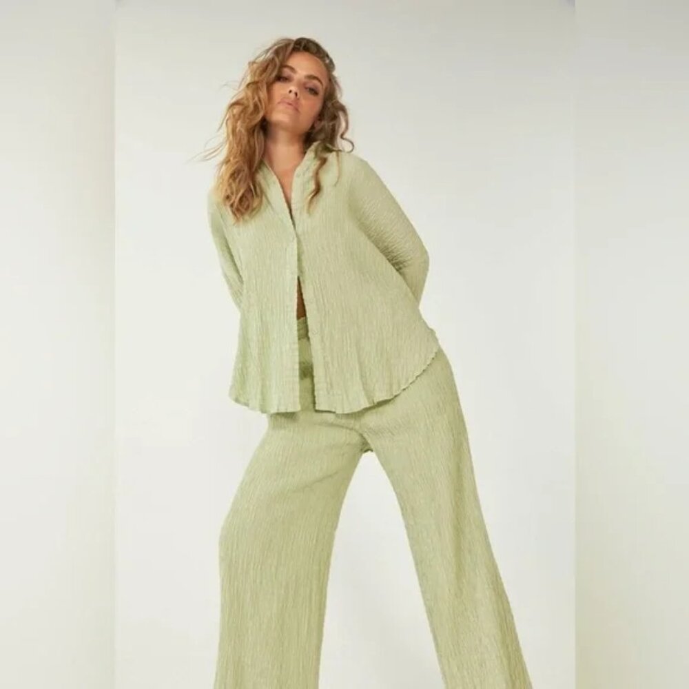 SOVERE Lenox Oversized Shirt and Pant Set - Mint - Picture 2 of 6